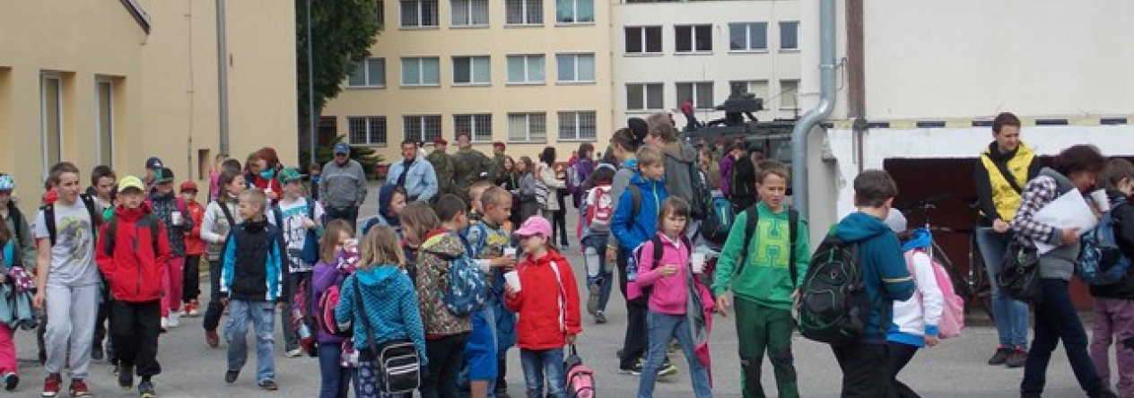 Dne otevřených dveří se zúčastnilo více než 900 dětí.